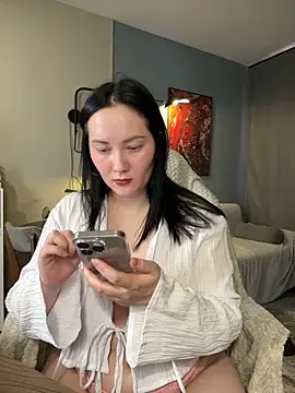 Kiss My Body online show from 04.13.26