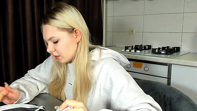 SynnoveEyre online show from 02.17.25