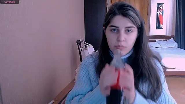 Snapshot of _Roselina_ chatting on 03.20.25 Roselina online show from 03.20.25