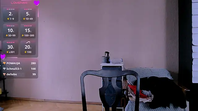 Snapshot of _Roselina_ chatting on 11.02.25 Roselina online show from 11.02.25