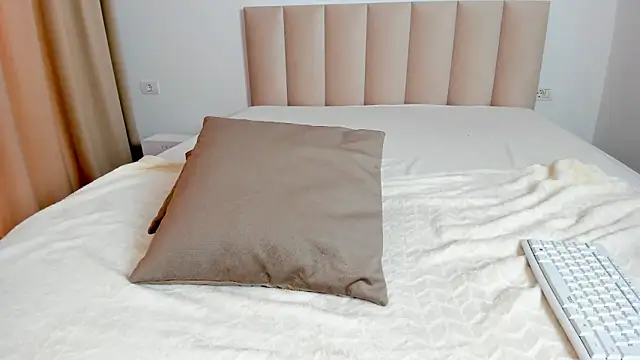 Snapshot of Saradiamond1 chatting on 01.26.25 Saradiamond1 online show from 01.26.25