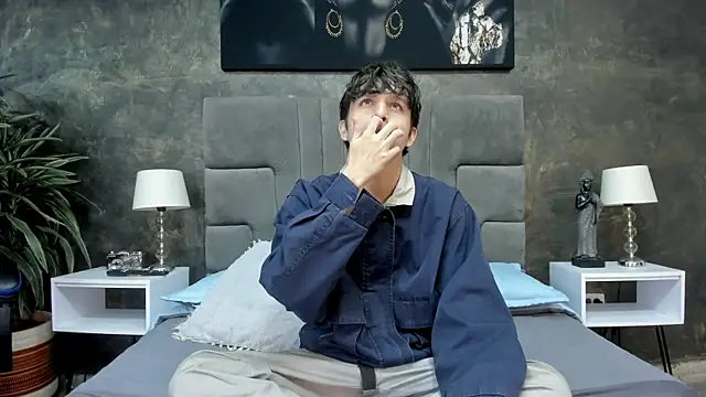 Snapshot of bruce_hans chatting on 10.19.25 bruce hans online show from 10.19.25