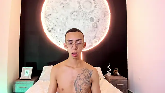 EthaanCox online show from 03.05.25