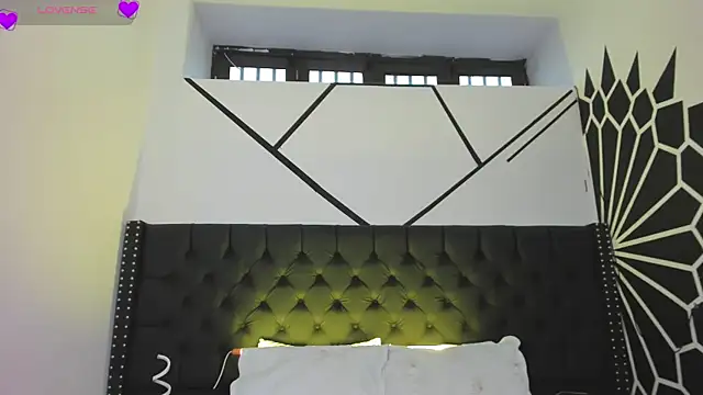 EthaanCox online show from 09.21.25