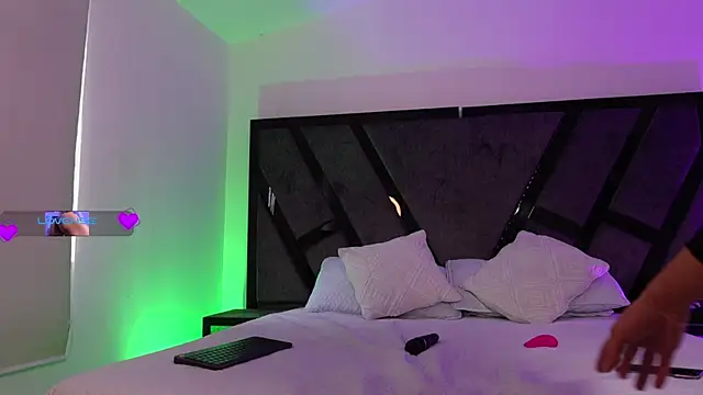 EthaanCox online show from 11.30.25