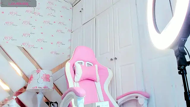 NoaBrowm online show from 01.30.25