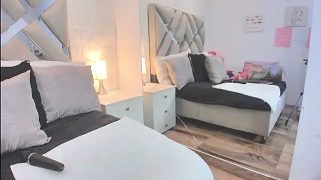 raquell moore online show from 03.30.26