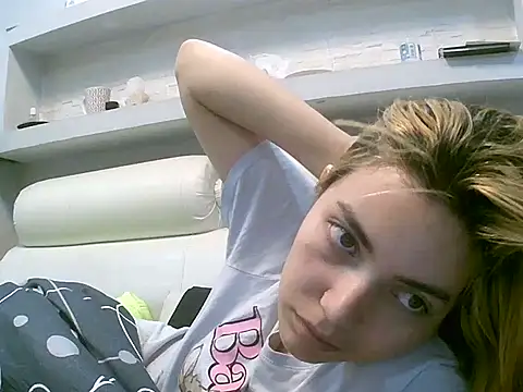 VittoriaTaylor online show from 10.12.25