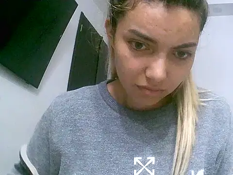 VittoriaTaylor online show from 02.15.26