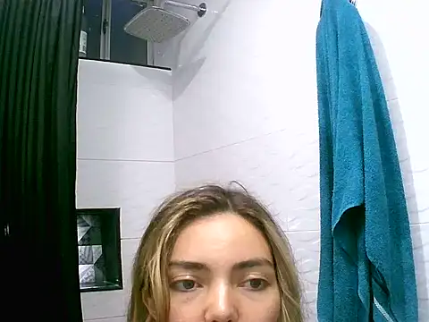 Snapshot of VittoriaTaylor chatting on 04.11.26 VittoriaTaylor online show from 04.11.26