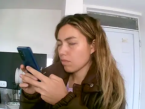Snapshot of VittoriaTaylor chatting on 04.18.26 VittoriaTaylor online show from 04.18.26