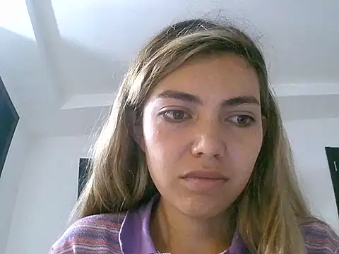 Snapshot of VittoriaTaylor chatting on 04.25.26 VittoriaTaylor online show from 04.25.26