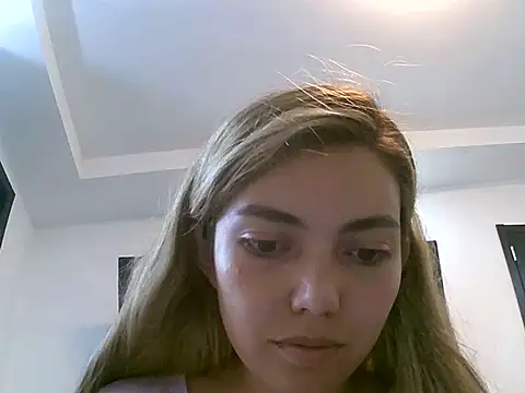Snapshot of VittoriaTaylor chatting on 04.27.26 VittoriaTaylor online show from 04.27.26