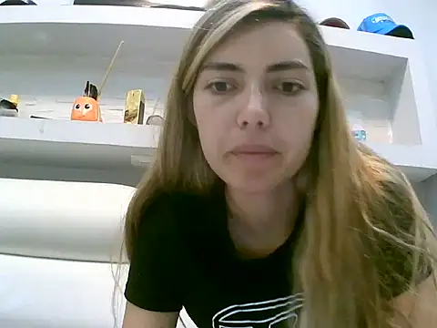 Snapshot of VittoriaTaylor chatting on 05.02.26 VittoriaTaylor online show from 05.02.26