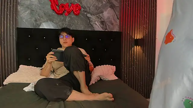 vanilla hot online show from 02.18.25