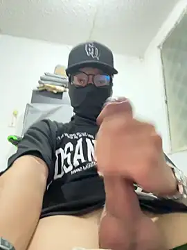 Snapshot of Labylaq chatting on 01.14.25 Labylaq online show from 01.14.25
