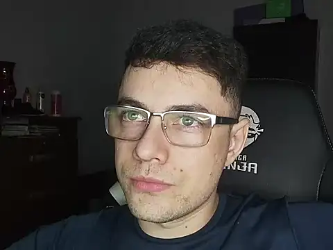 Snapshot of Dyllan__ chatting on 10.23.25 Dyllan online show from 10.23.25