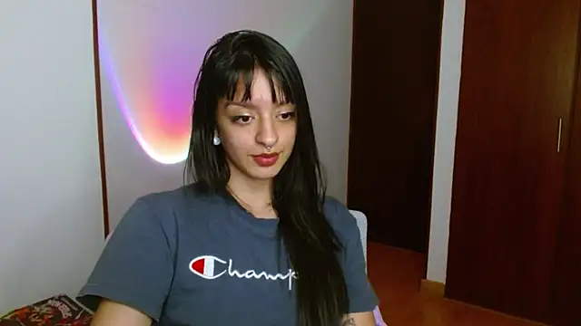 Snapshot of ravenvancleef chatting on 02.06.25 ravenvancleef online show from 02.06.25