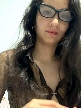 Bella still online show from 09.26.25