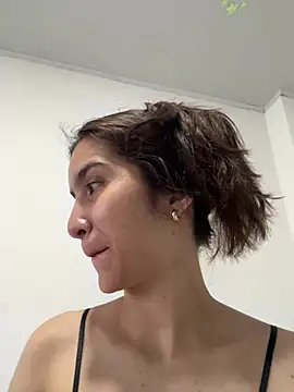 Bella still online show from 02.24.26