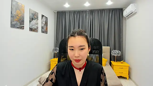 AnnaReyla online show from 02.19.25