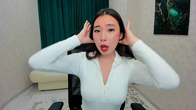 AnnaReyla online show from 02.26.25