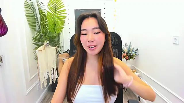 AnnaReyla online show from 10.22.25