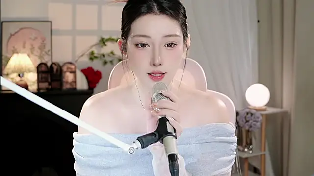 Dou-Dou-er online show from 10.10.25