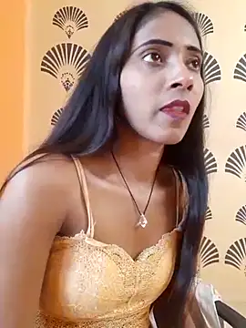 Snapshot of Divya-2007 chatting on 02.18.25 Divya-2007 online show from 02.18.25