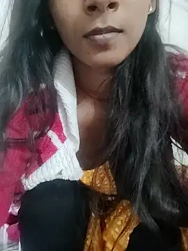 Snapshot of Divya-2007 chatting on 12.20.25 Divya-2007 online show from 12.20.25