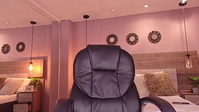 ArianaGolden online show from 07.17.26