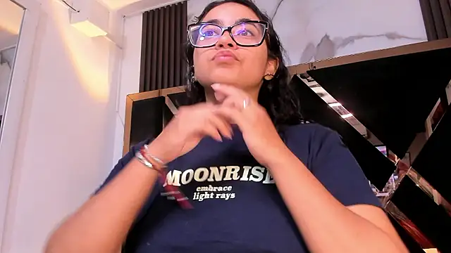 miilaklum online show from 02.15.26