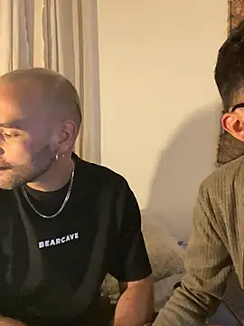 Snapshot of darkdesire_01 chatting on 02.15.25 darkdesire 01 online show from 02.15.25