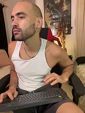 Snapshot of darkdesire_01 chatting on 03.08.25 darkdesire 01 online show from 03.08.25