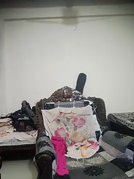 Snapshot of YourSuperTanya chatting on 03.17.25 YourSuperTanya online show from 03.17.25