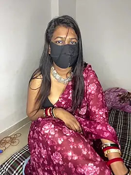 Snapshot of YourSuperTanya chatting on 10.07.25 YourSuperTanya online show from 10.07.25