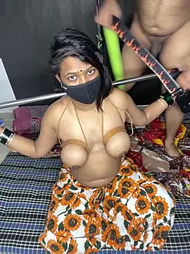 Snapshot of YourSuperTanya chatting on 11.23.25 YourSuperTanya online show from 11.23.25