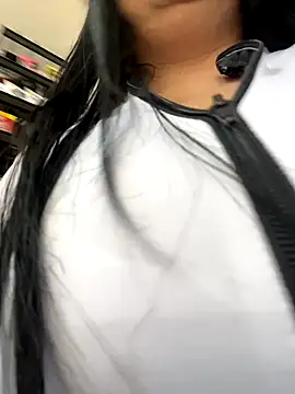 Miia Jazmin online show from 10.15.25