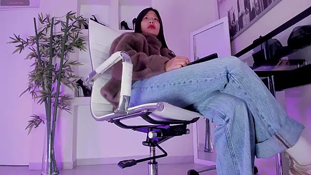 hannah howeell   online show from 03.26.26