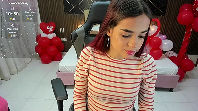 Snapshot of Lolly_18 chatting on 02.12.25 Lolly 18 online show from 02.12.25