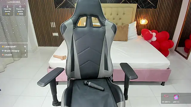 Snapshot of Lolly_18 chatting on 03.13.25 Lolly 18 online show from 03.13.25