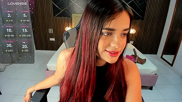 Snapshot of Lolly_18 chatting on 09.08.25 Lolly 18 online show from 09.08.25