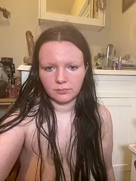 Snapshot of VenusandIppy chatting on 10.18.25 VenusandIppy online show from 10.18.25