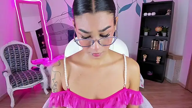 Snapshot of Dana_Paula chatting on 02.18.26 Dana Paula online show from 02.18.26