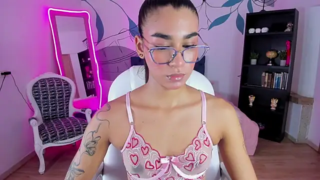 Snapshot of Dana_Paula chatting on 02.28.26 Dana Paula online show from 02.28.26