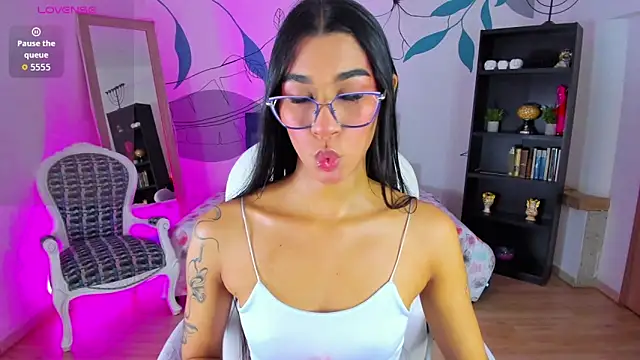 Snapshot of Dana_Paula chatting on 03.04.26 Dana Paula online show from 03.04.26