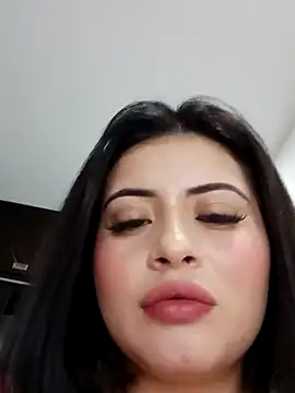 isabella1616 online show from 02.15.25