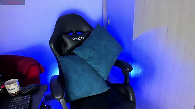 VanneCute1 online show from 10.12.25