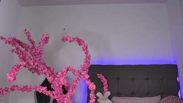 AmandaBrooks 18 online show from 11.20.25