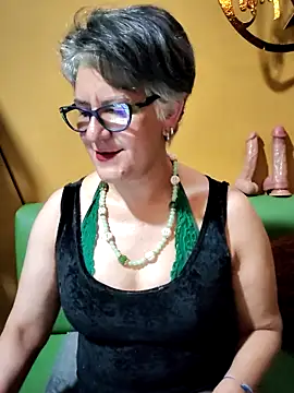 ilonna2025 online show from 12.14.25